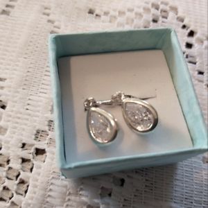 *NEW* Pear shaped Silver earrings(925)+ crystal